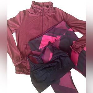 Activewear Set - jacket and leggings. Size Medium.

*Sports bra not included.